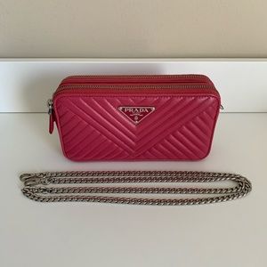 💯 Authentic✨Prada leather crossbody with detachable chain strap